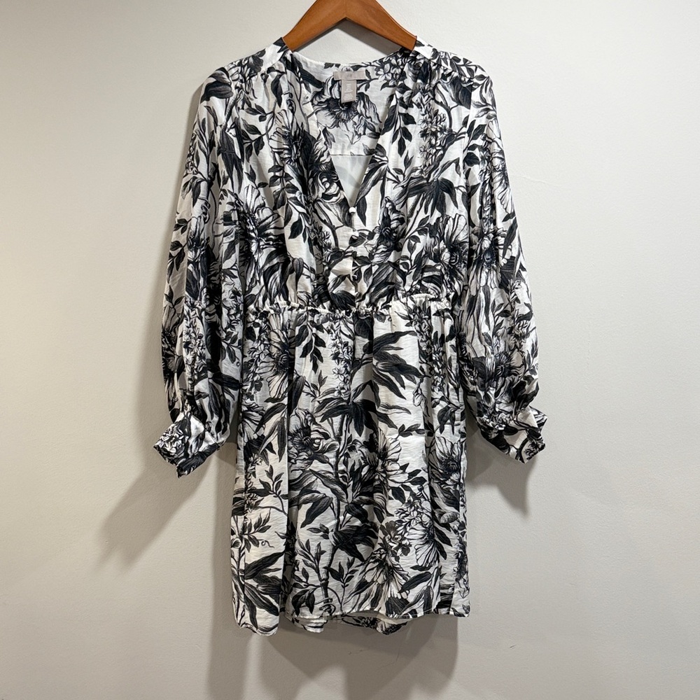 H&M Women's Black and White Floral Long Sleeve Dress Size‎ S
